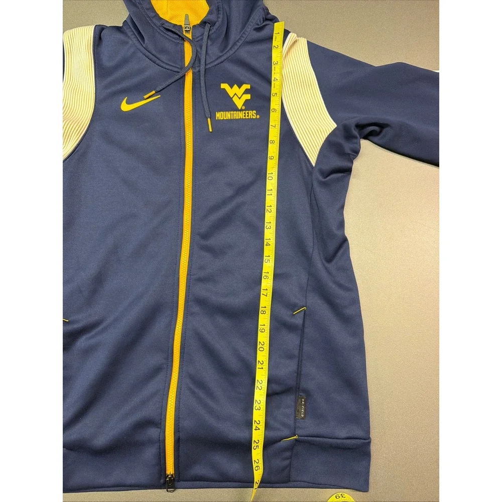 Nike looking cheering designed